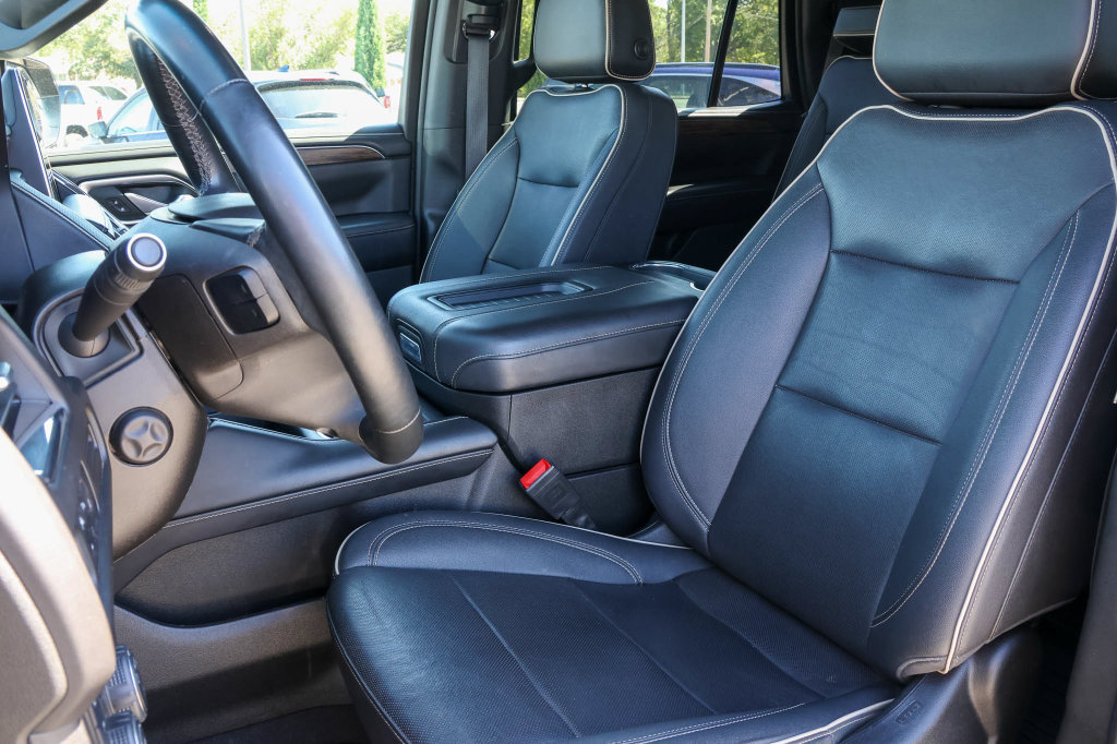Used 2023 Chevrolet Tahoe Premier AWD/4WD image 13
