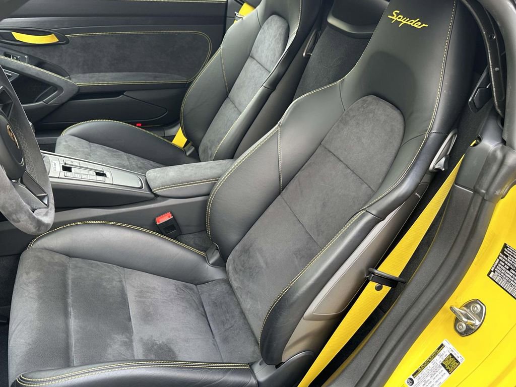 Certified 2016 Porsche Boxster Spyder RWD image 15