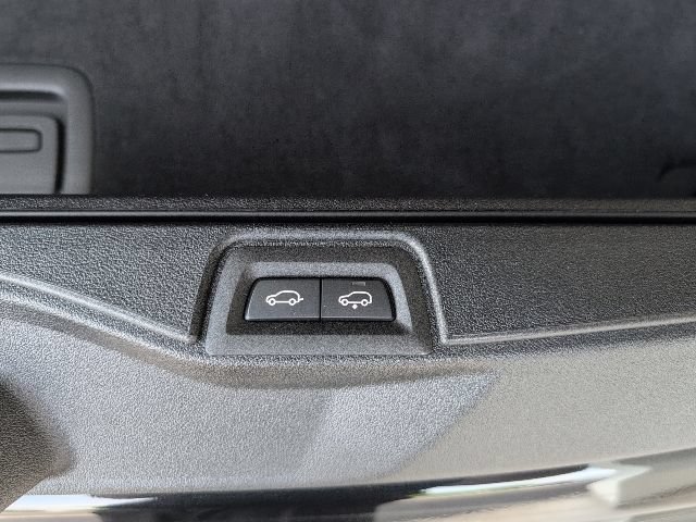 Used 2025 BMW X7 xDrive40i w/ Premium Package AWD/4WD image 36