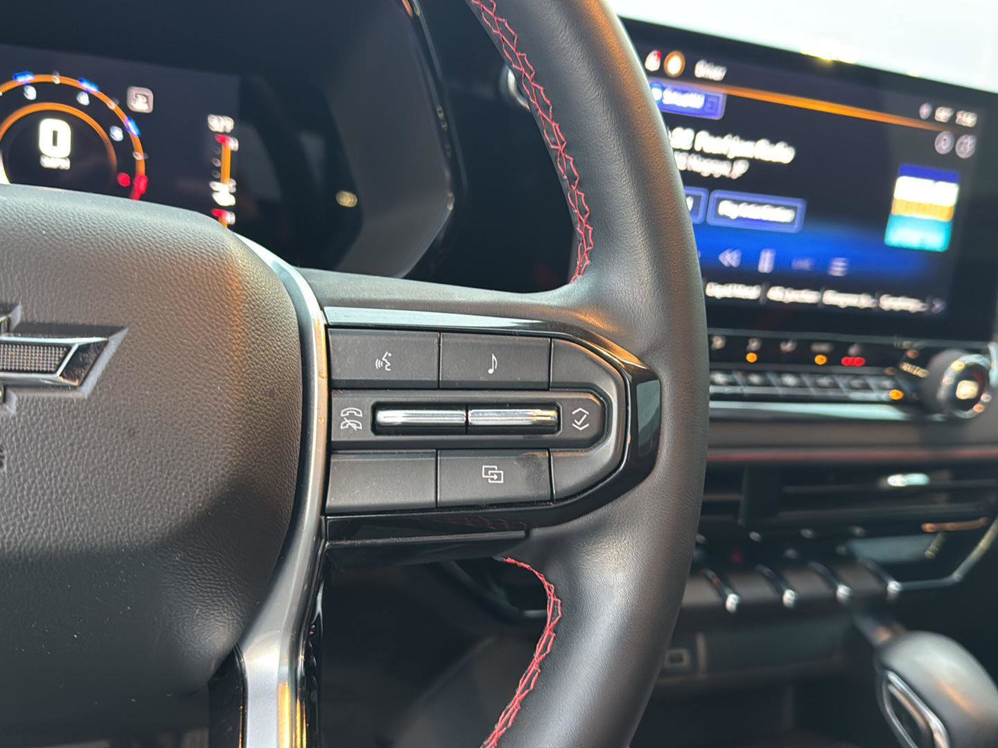 Used 2023 Chevrolet Colorado Z71 w/ Z71 Convenience Package 2 image 19