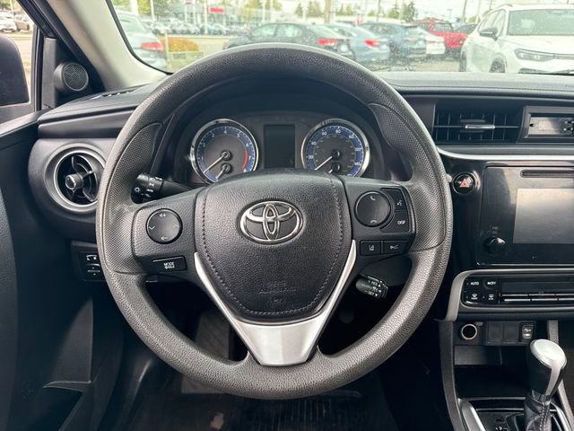 Used 2018 Toyota Corolla LE image 20