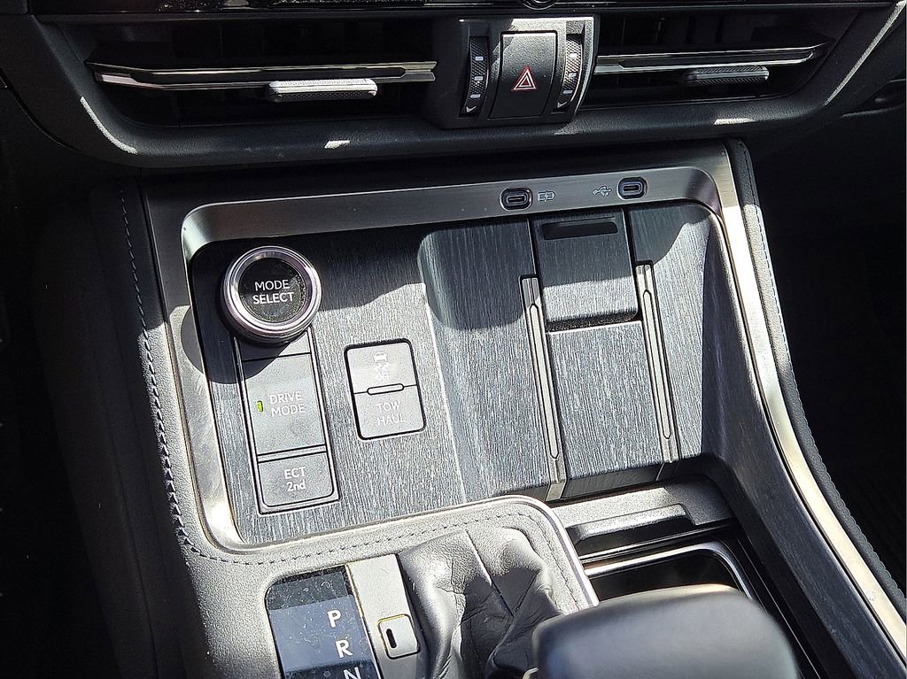 Used 2024 Lexus GX 550 w/ Accessory Package (Z1) image 28