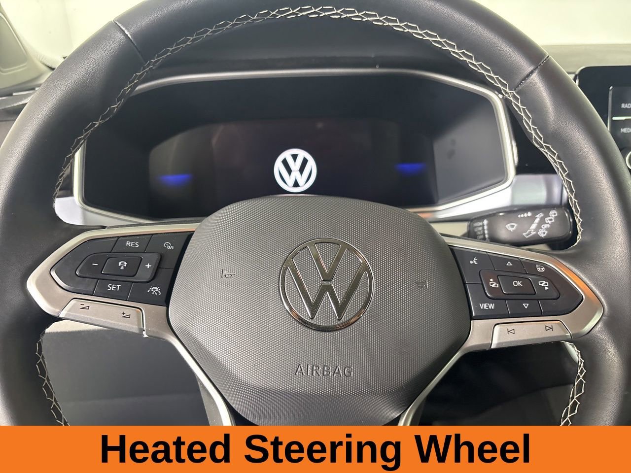 Used 2025 Volkswagen Taos SE w/ Black Wheel Package image 11