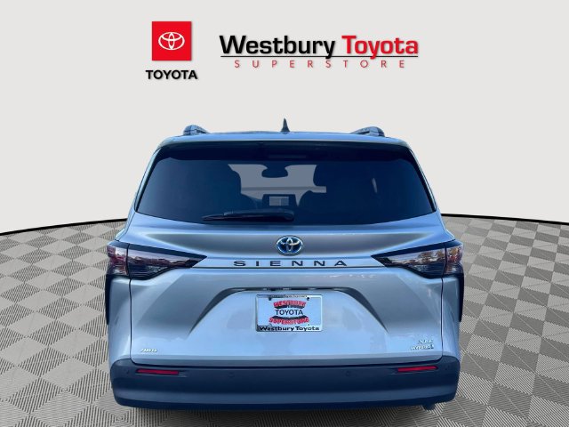 Certified 2024 Toyota Sienna XLE w/ XLE Plus Package AWD/4WD image 9