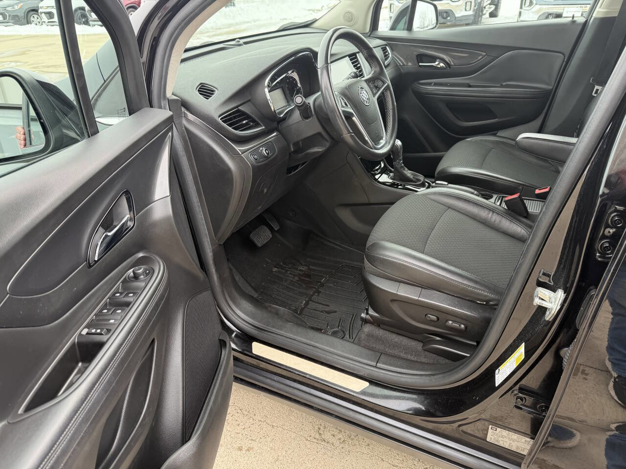 Used 2017 Buick Encore Preferred image 5