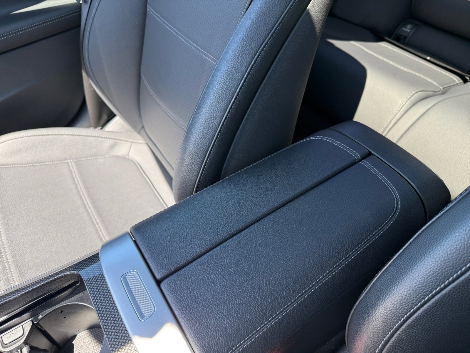 Used 2023 Mercedes-Benz C 300 Sedan image 14