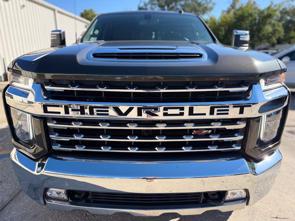Used 2023 Chevrolet Silverado 2500 LTZ AWD/4WD image 9