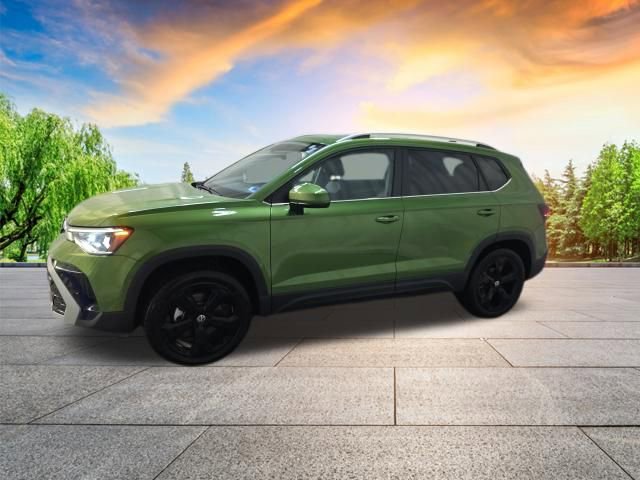 Certified 2025 Volkswagen Taos SEL w/ Black Wheel Plus Package image 7