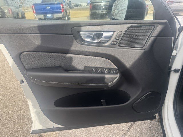 Used 2021 Volvo XC60 T5 R-Design w/ Protection Package Premier image 10