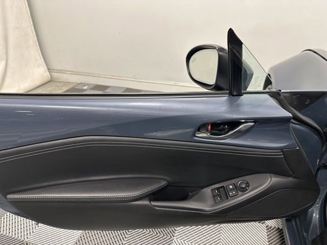Used 2021 MAZDA MX-5 Miata RF Grand Touring image 16
