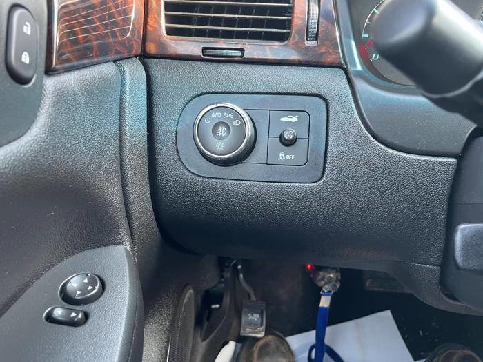 Used 2012 Chevrolet Impala LTZ image 32