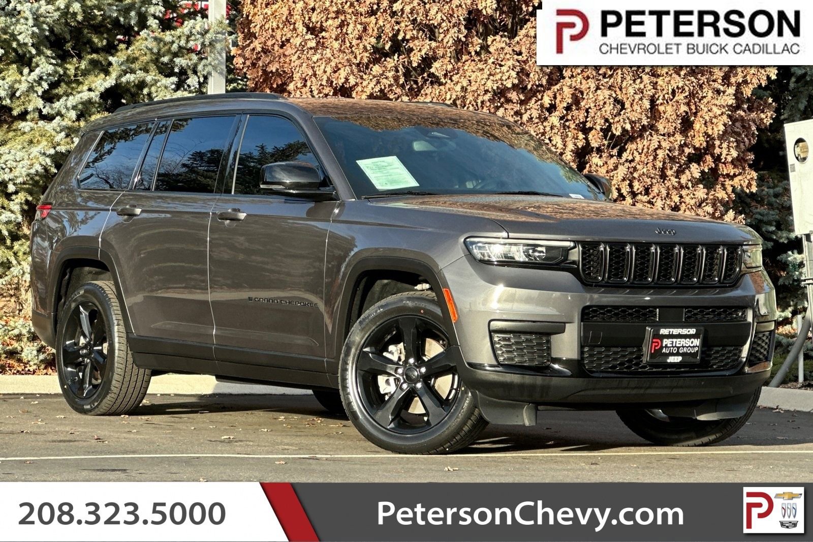 Used 2022 Jeep Grand Cherokee L Laredo image 1