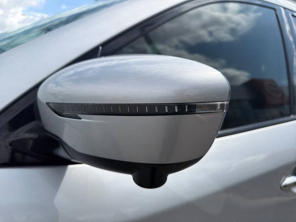Used 2020 Nissan Pathfinder SL AWD/4WD image 18