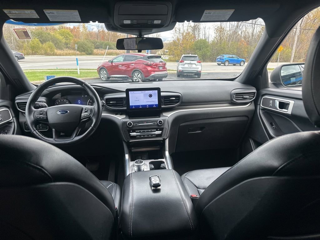 Used 2020 Ford Explorer XLT w/ Equipment Group 202A image 28