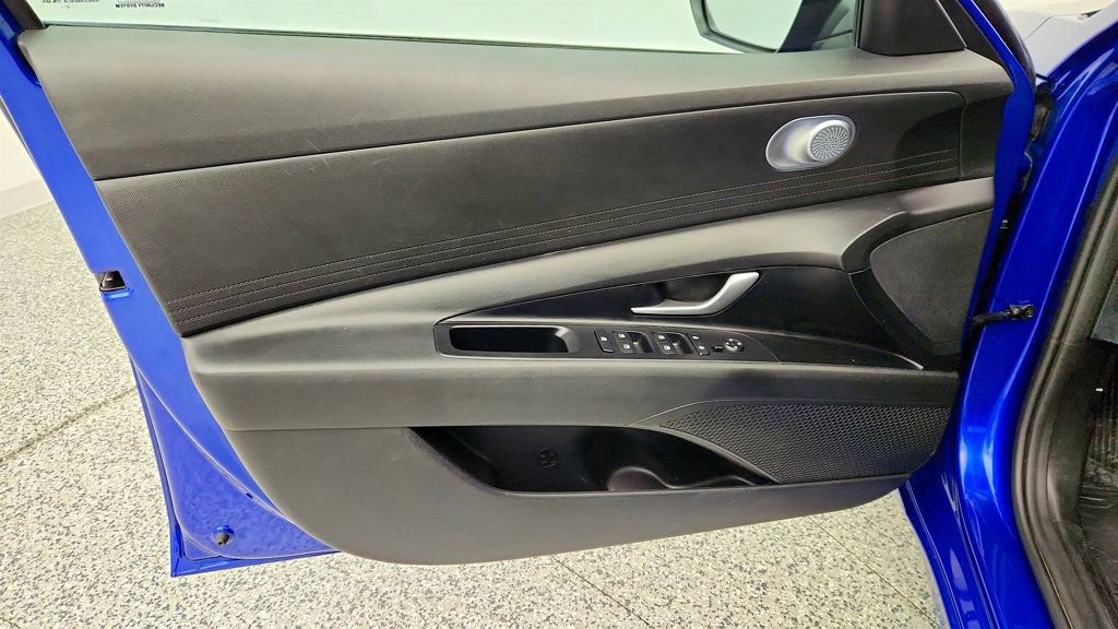 Used 2021 Hyundai Elantra SEL image 10