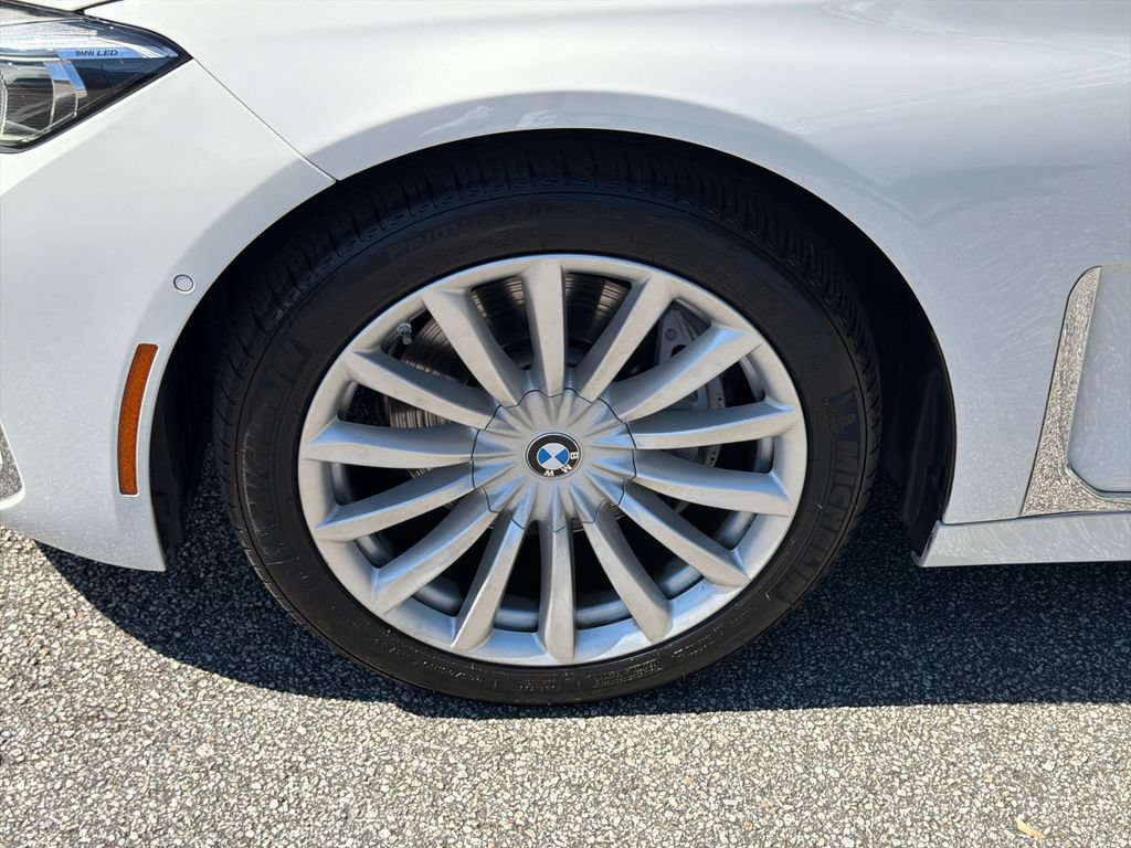Used 2022 BMW 740i w/ Premium Package RWD image 11