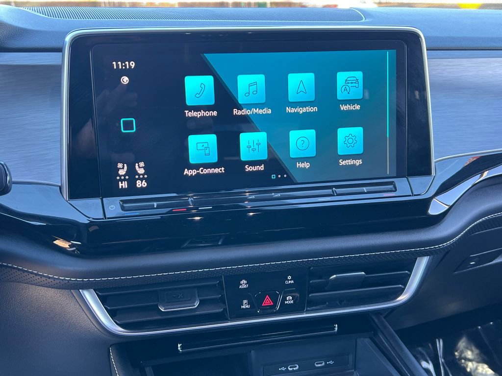 Used 2024 Volkswagen Atlas Cross Sport SE image 22