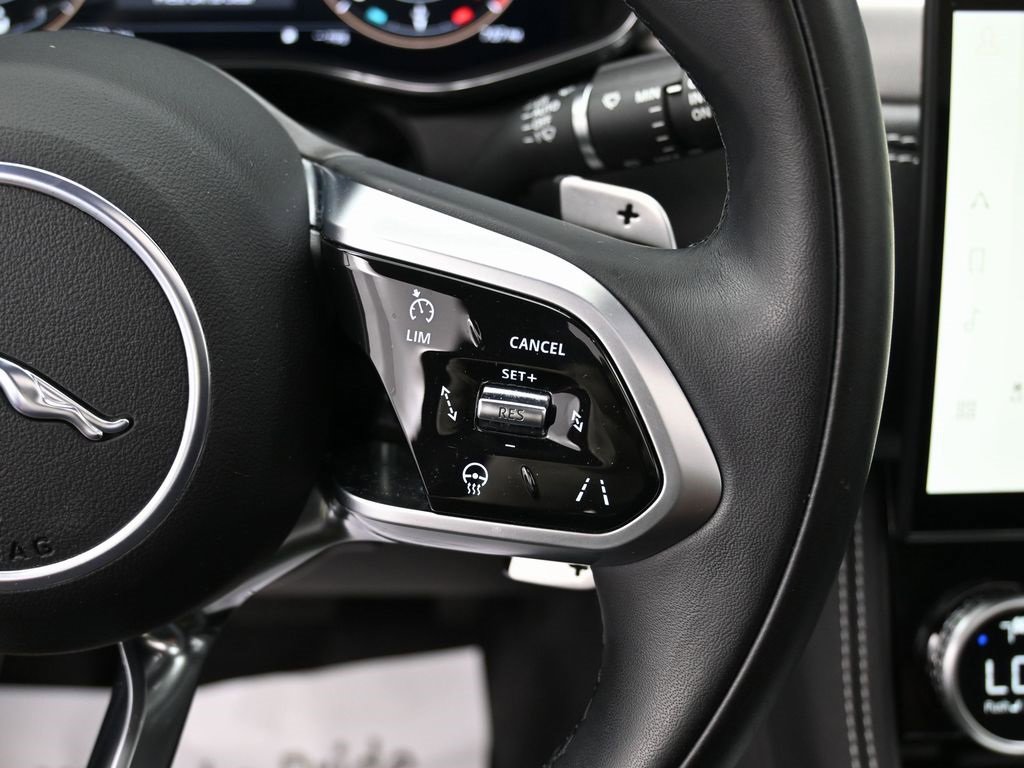 Used 2024 Jaguar F-PACE R-Dynamic S image 19