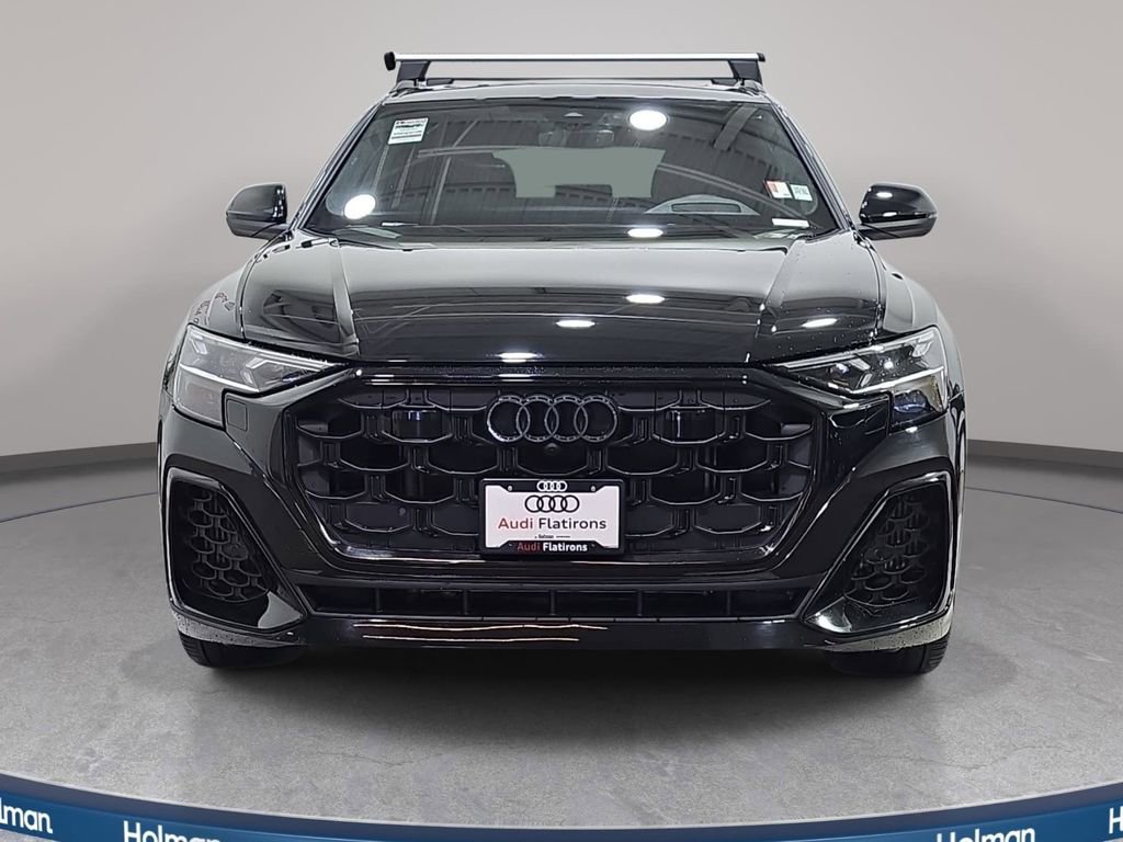 Used 2025 Audi Q8 Prestige w/ Prestige Package image 3