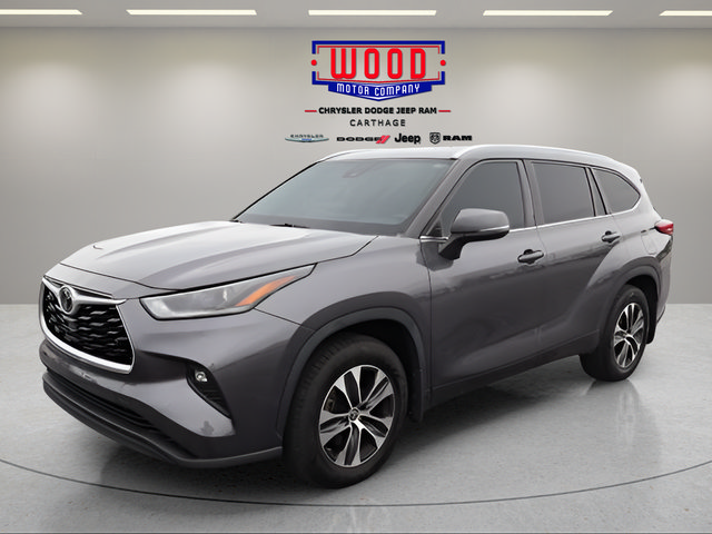 Used 2021 Toyota Highlander XLE AWD/4WD image 11