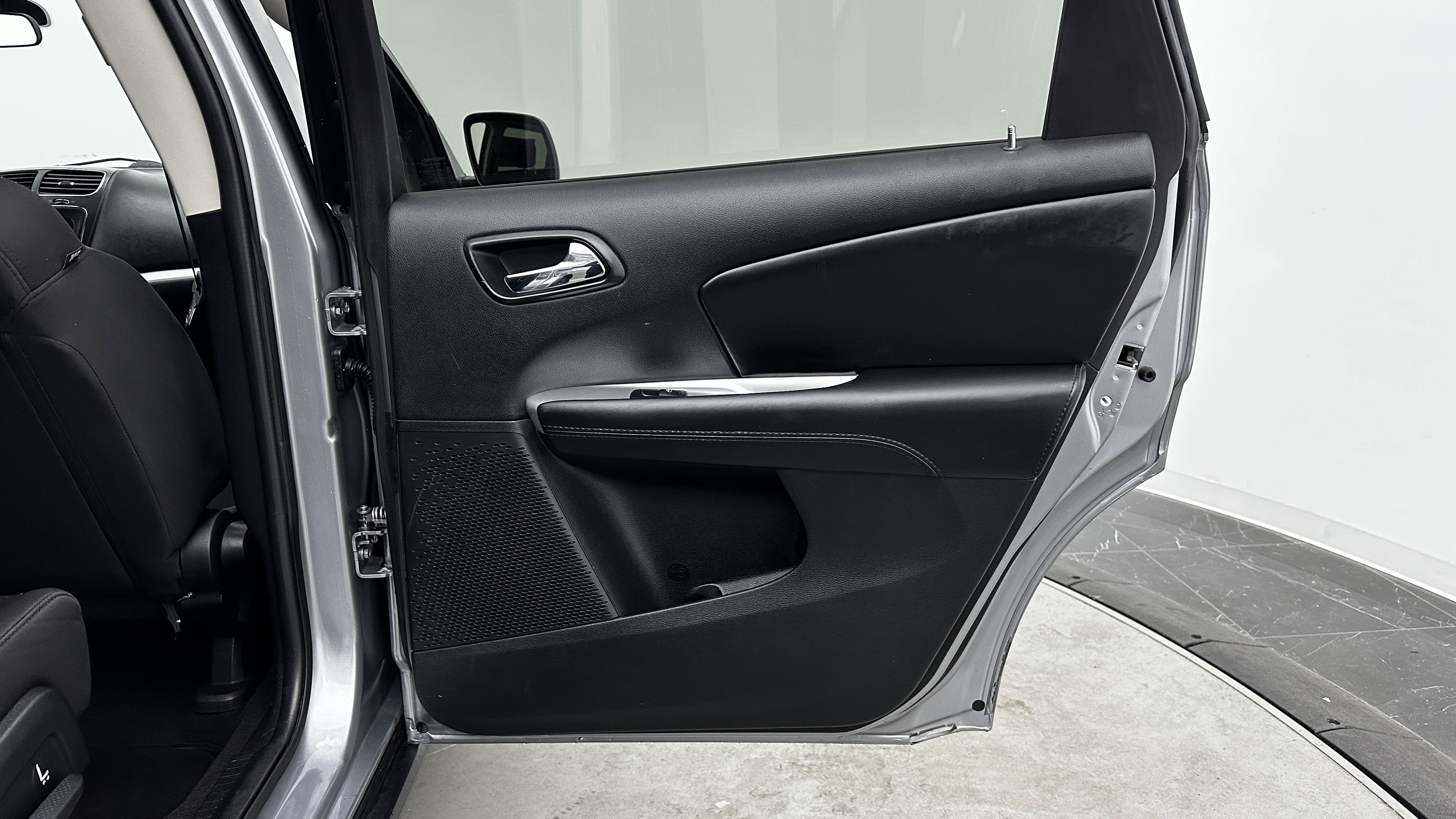 Used 2018 Dodge Journey SE w/ Popular Equipment Group image 29