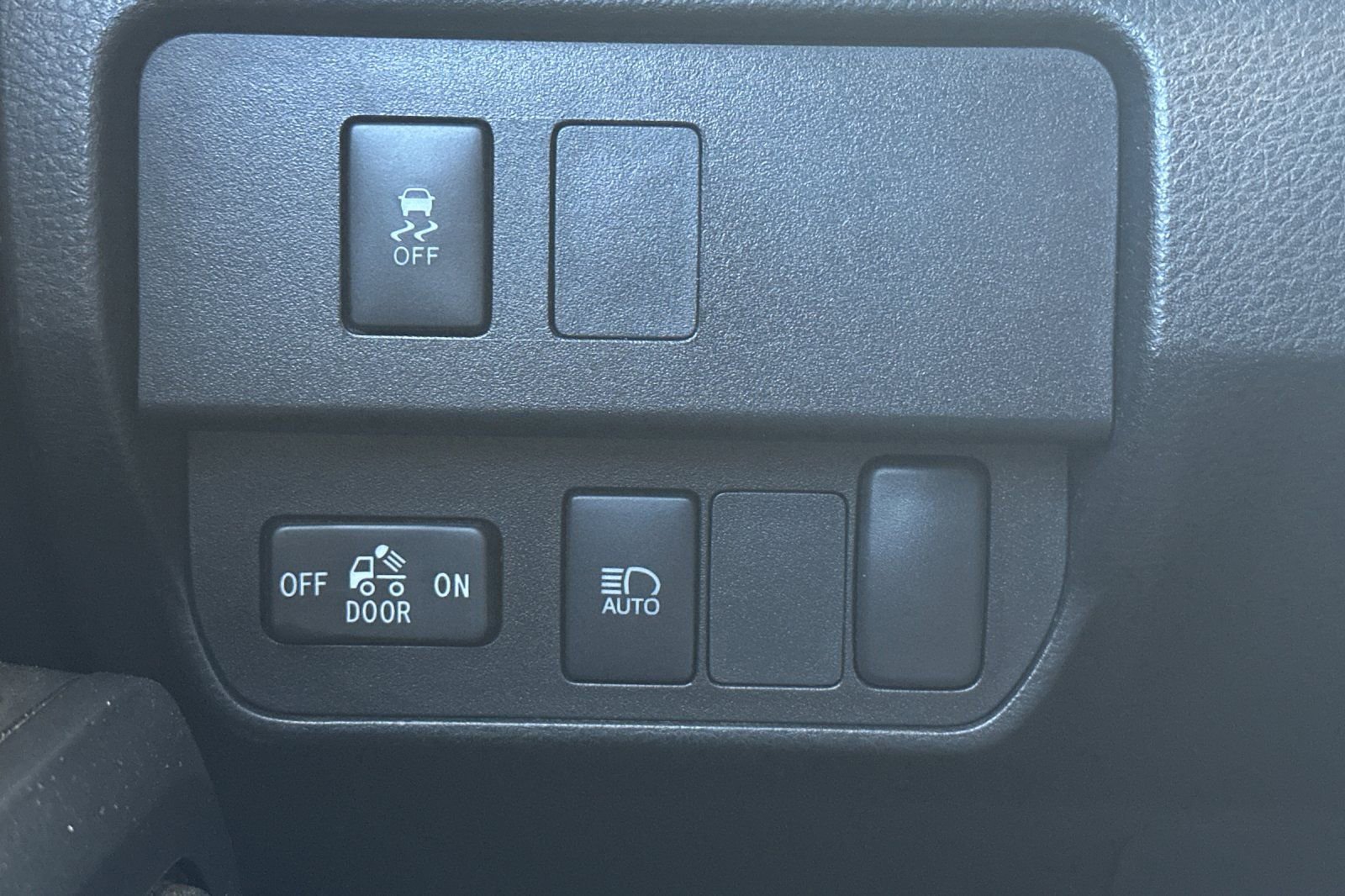 Used 2022 Toyota Tacoma SR w/ SR Convenience Package RWD image 33