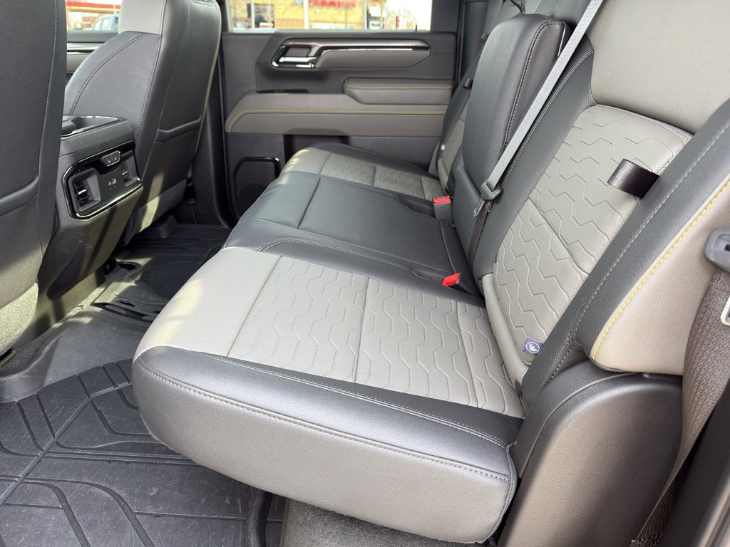 Used 2024 Chevrolet Silverado 2500 ZR2 w/ Technology Package image 26