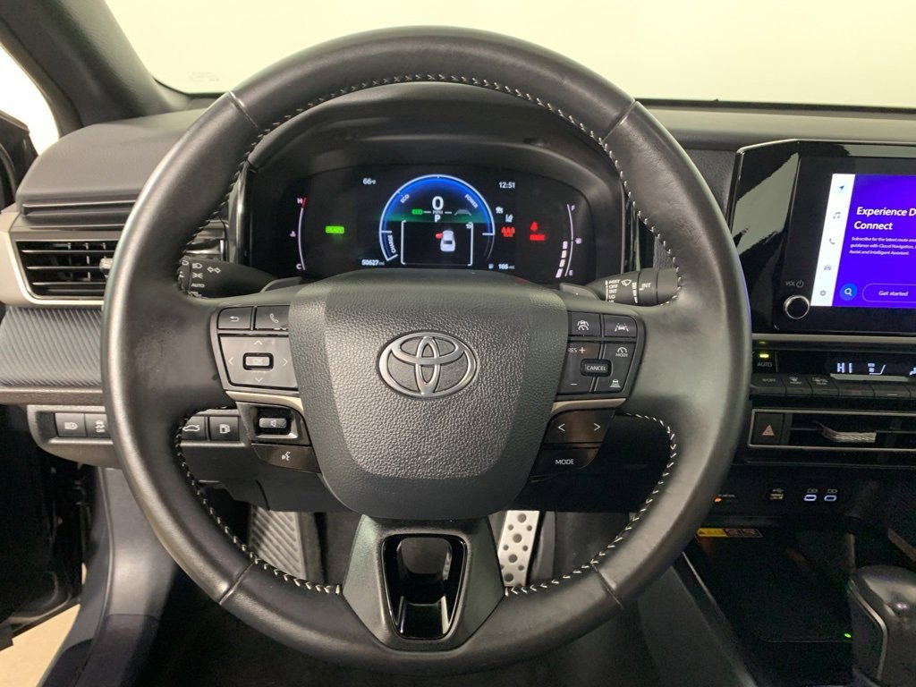 Used 2025 Toyota Camry SE image 21
