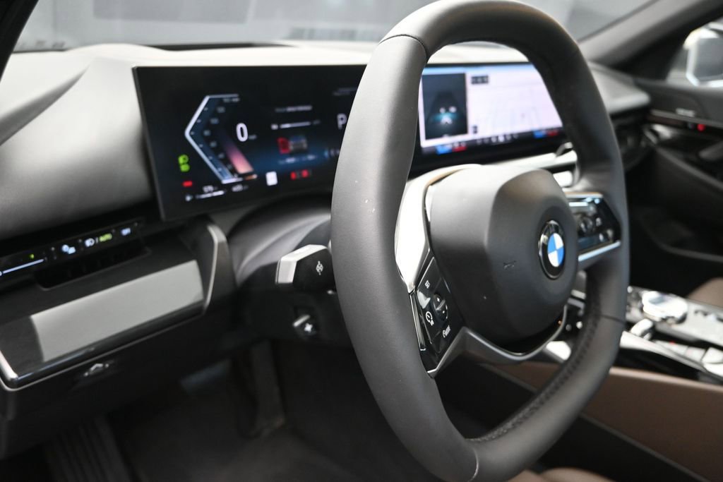 Certified 2026 BMW 530i RWD image 12