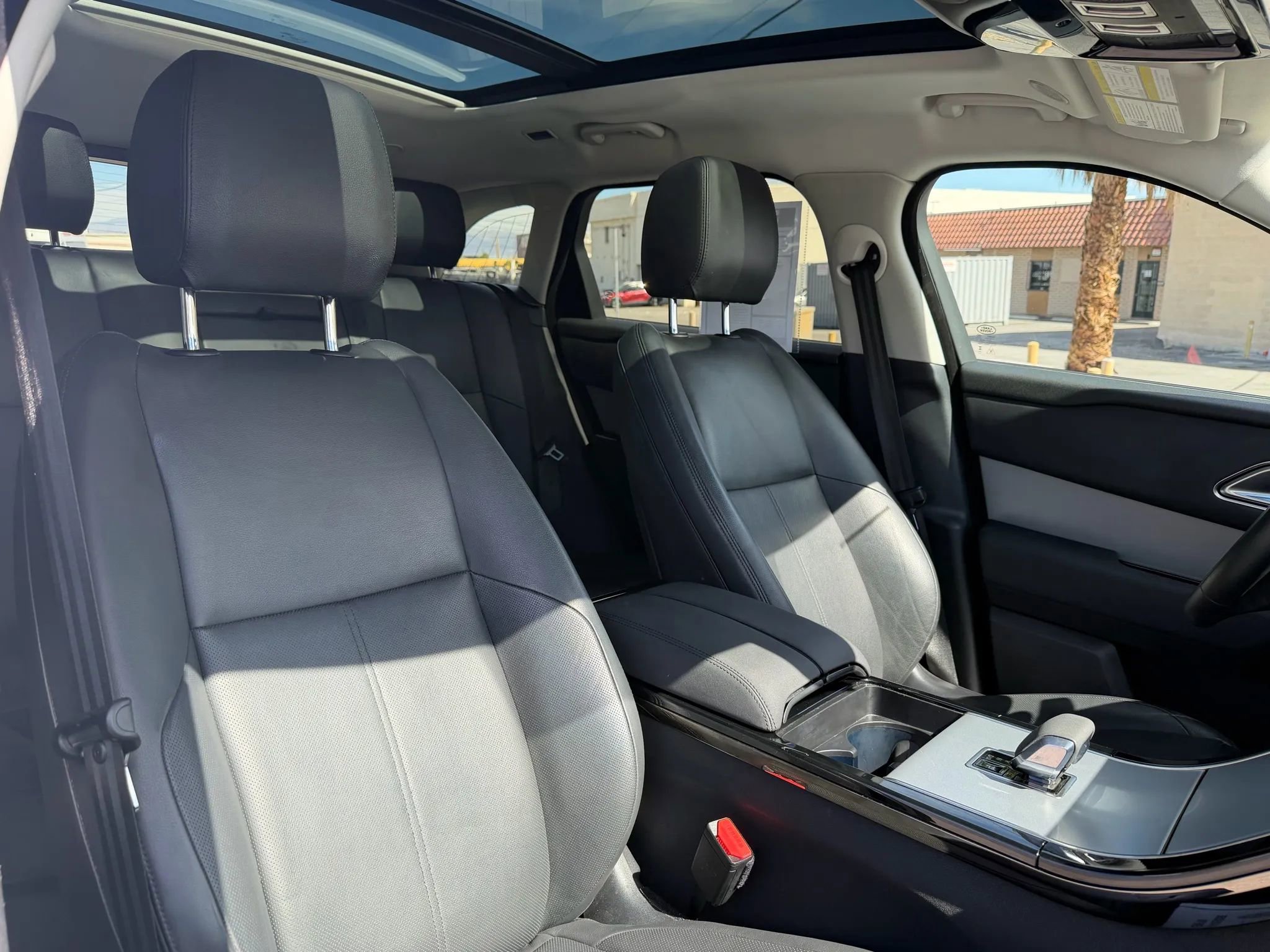 Used 2024 Land Rover Range Rover Velar S image 17