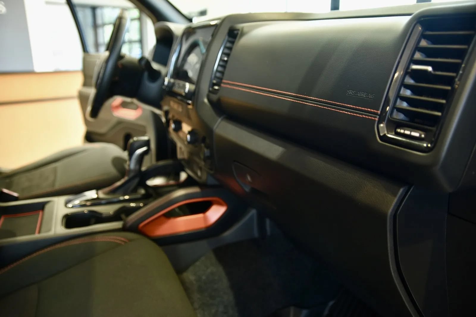 Used 2024 Nissan Frontier PRO-4X w/ Technology Package AWD/4WD image 27