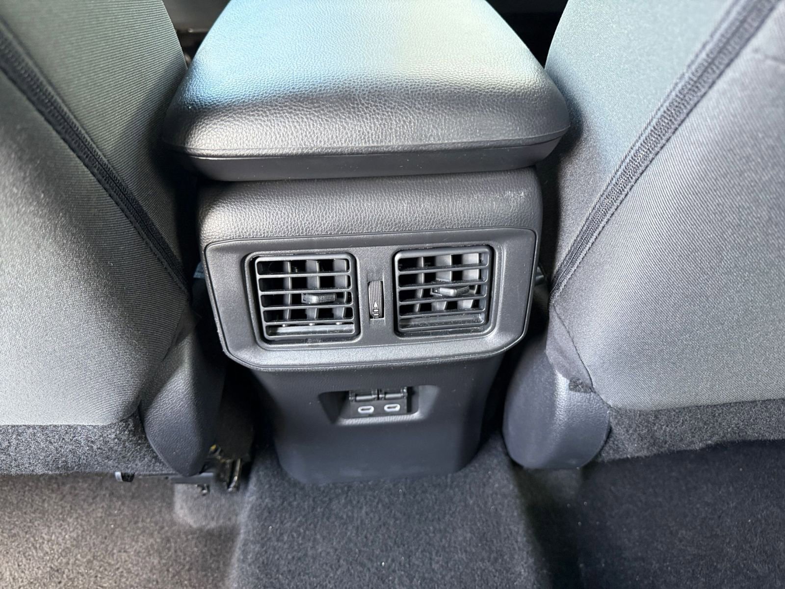 Used 2025 Toyota RAV4 XLE image 24