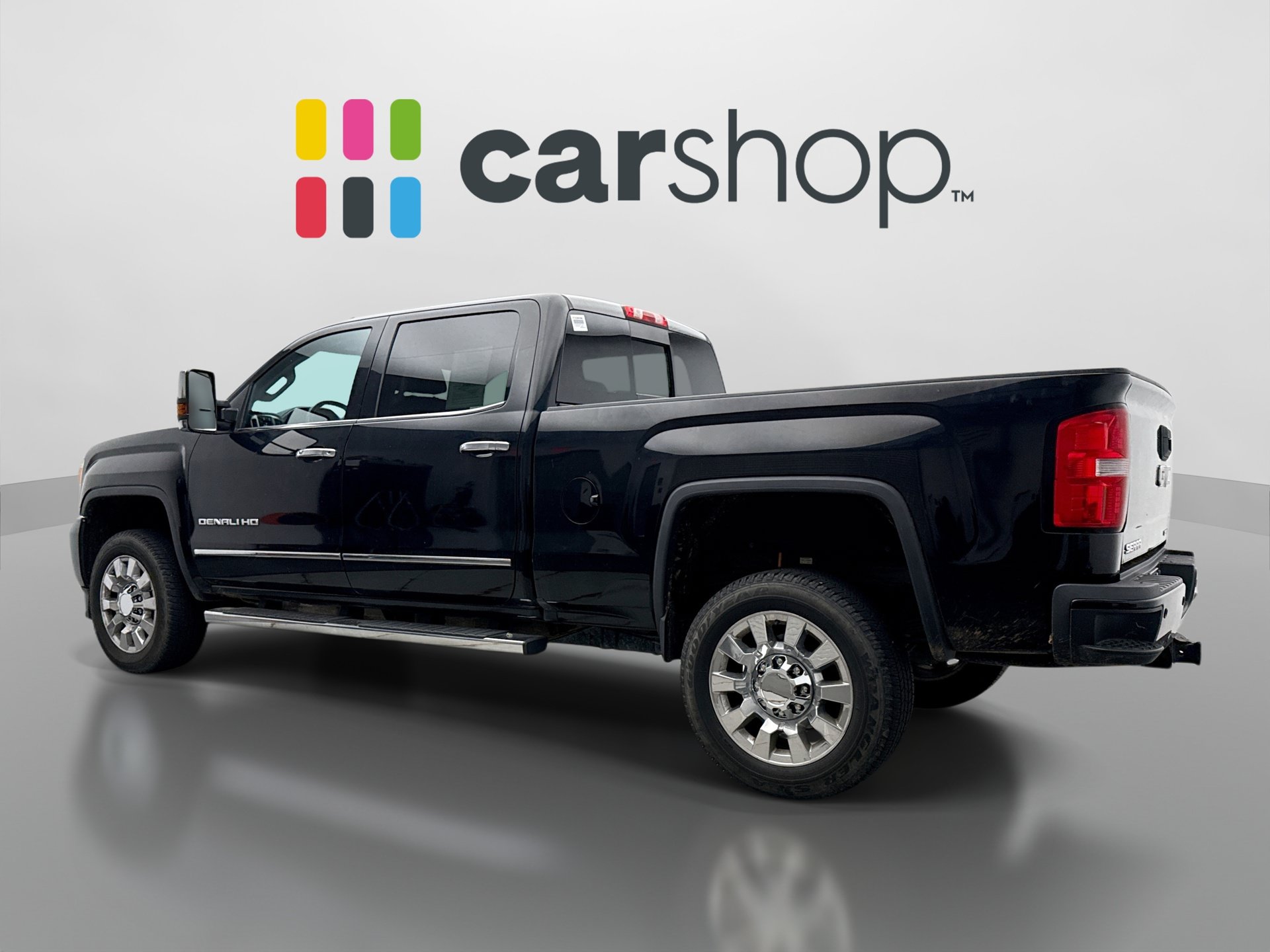 Used 2015 GMC Sierra 2500 Denali w/ Duramax Plus Package AWD/4WD image 3