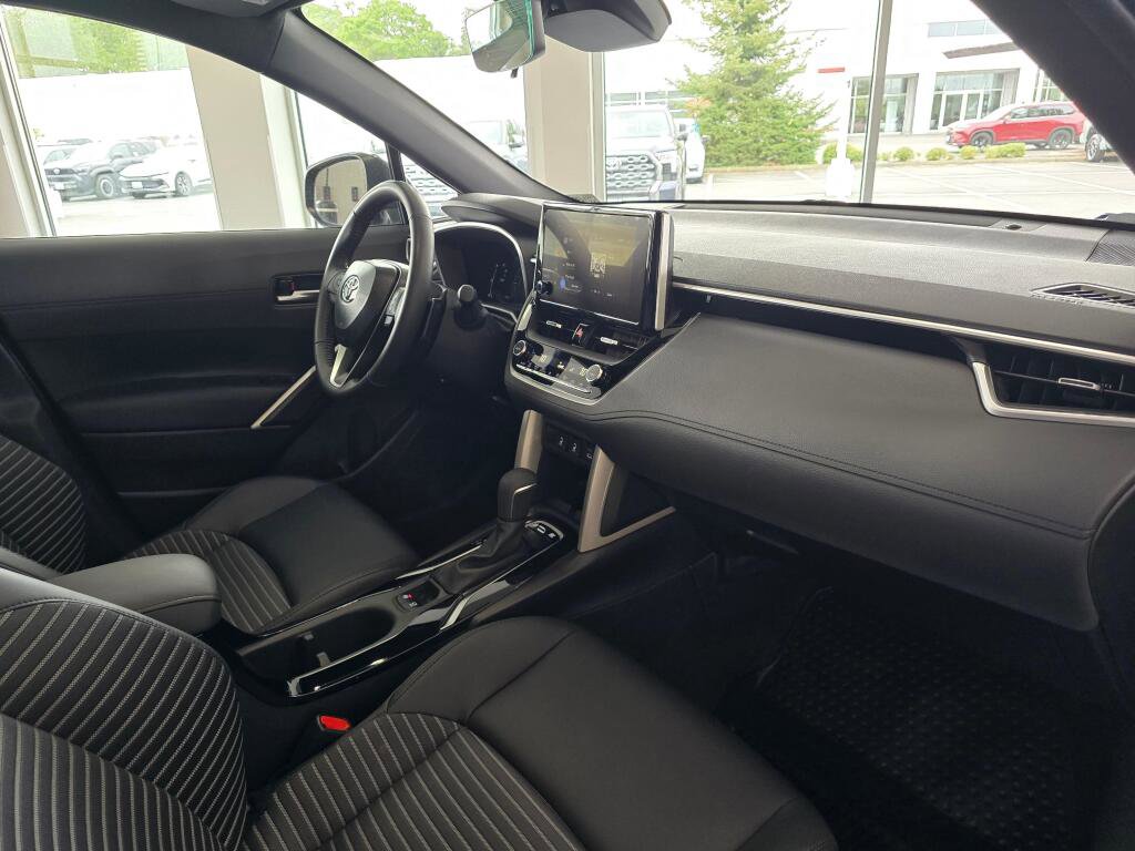 Used 2025 Toyota Corolla Cross AWD Hybrid w/ Convenience Package image 47