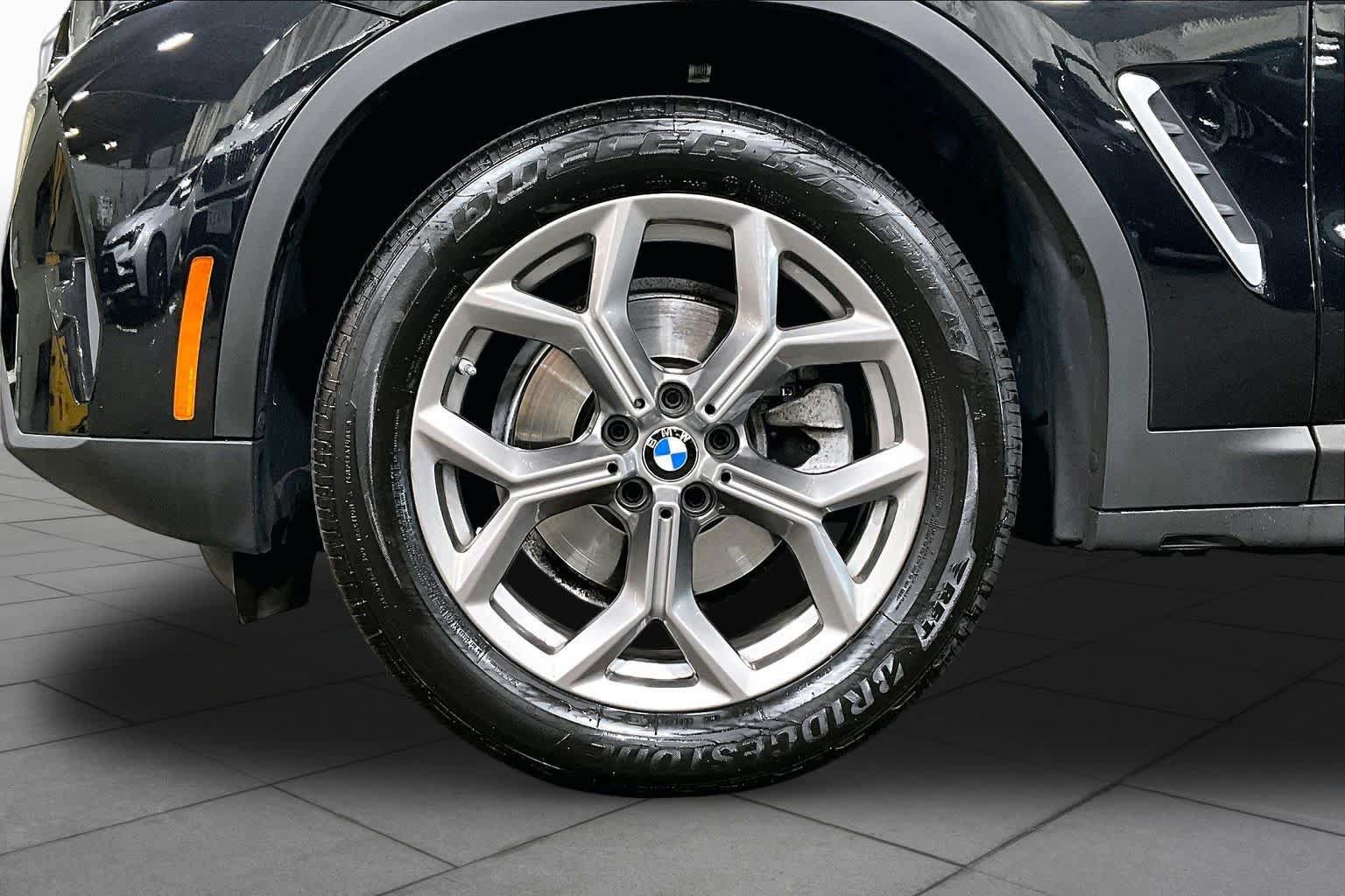 Used 2022 BMW X3 xDrive30i w/ Premium Package 2 (ZPA) AWD/4WD image 11