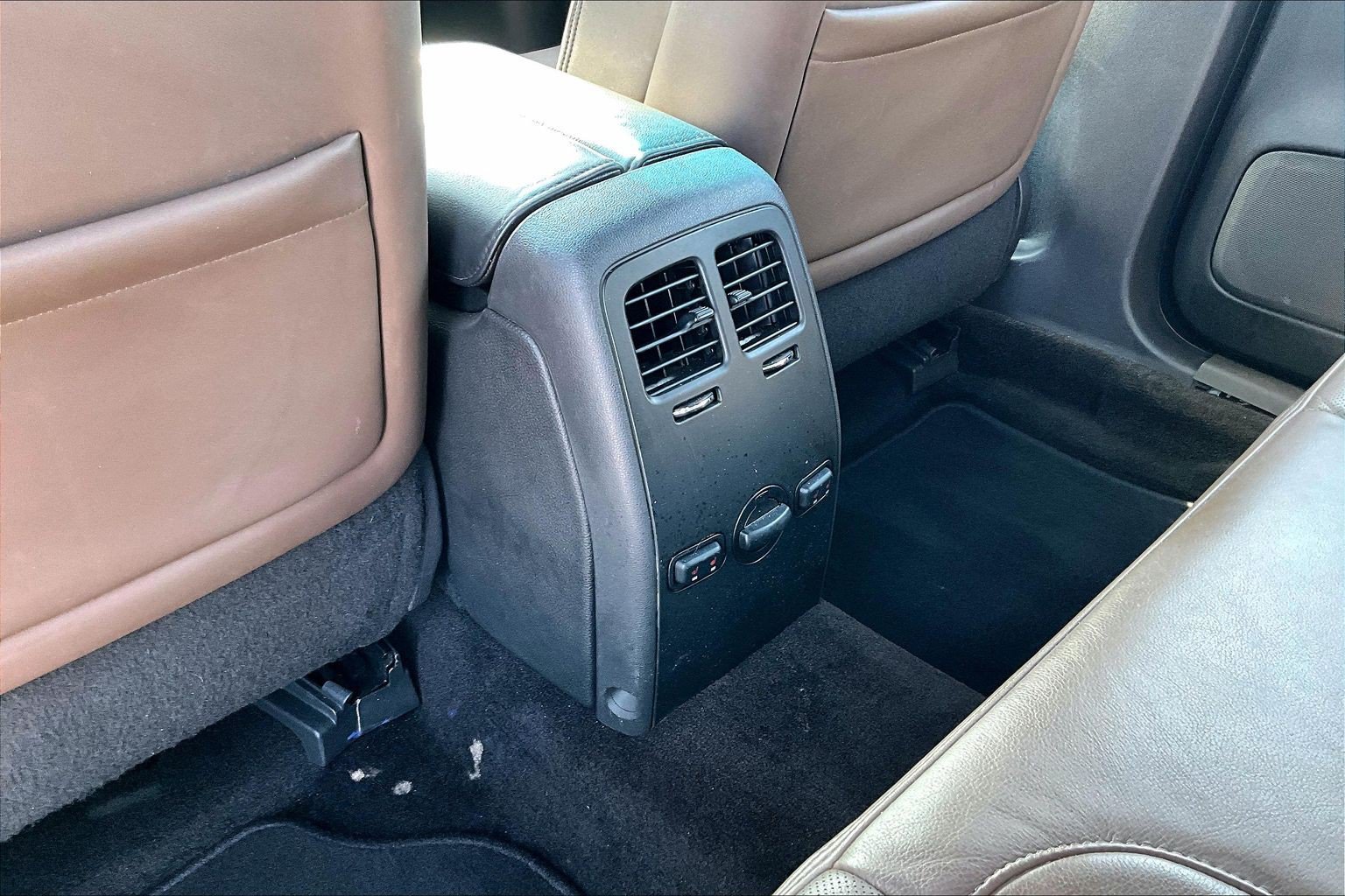 Used 2013 Lincoln MKS AWD image 10