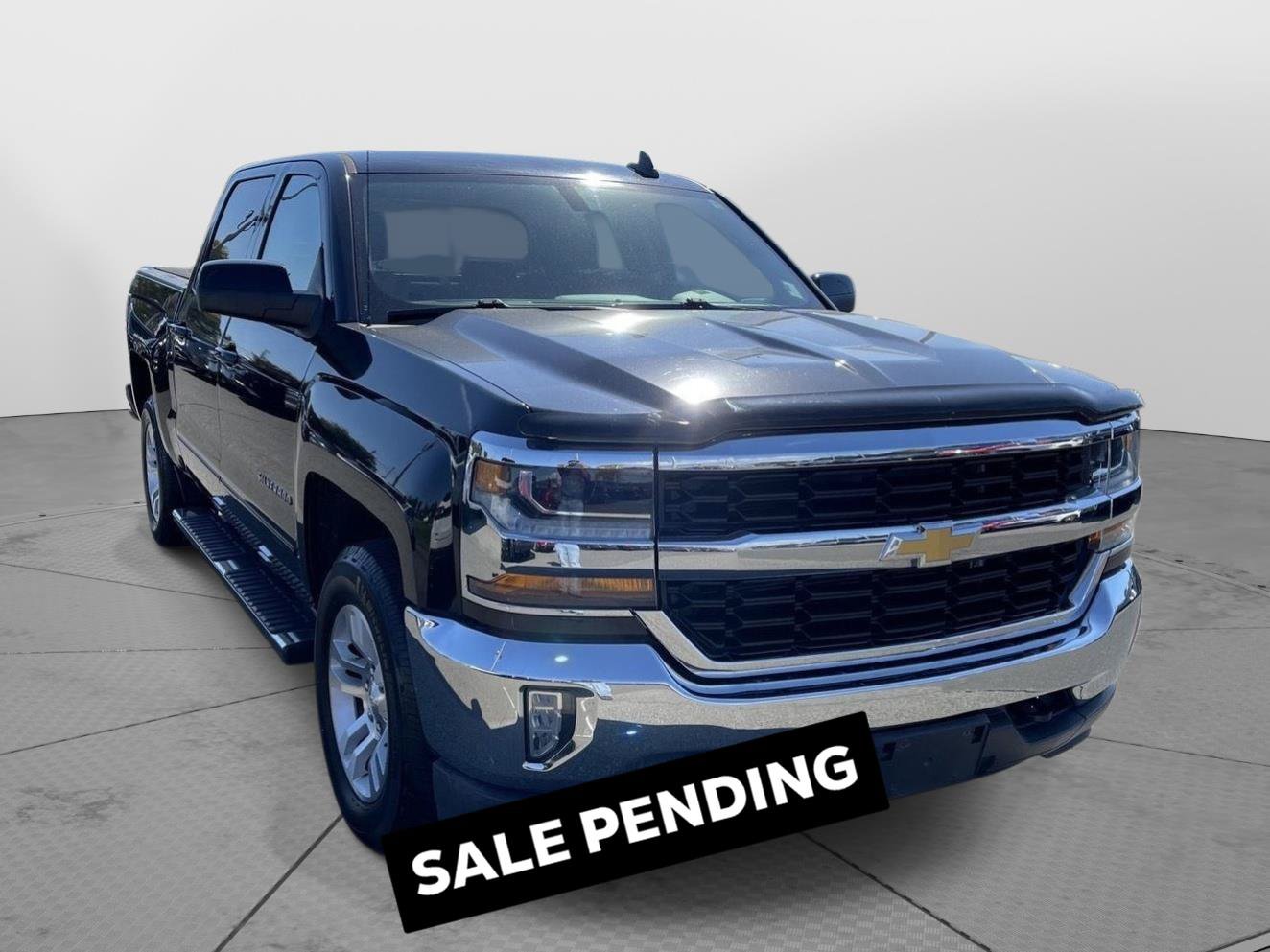 Used 2018 Chevrolet Silverado 1500 LT w/ All Star Edition AWD/4WD image 1