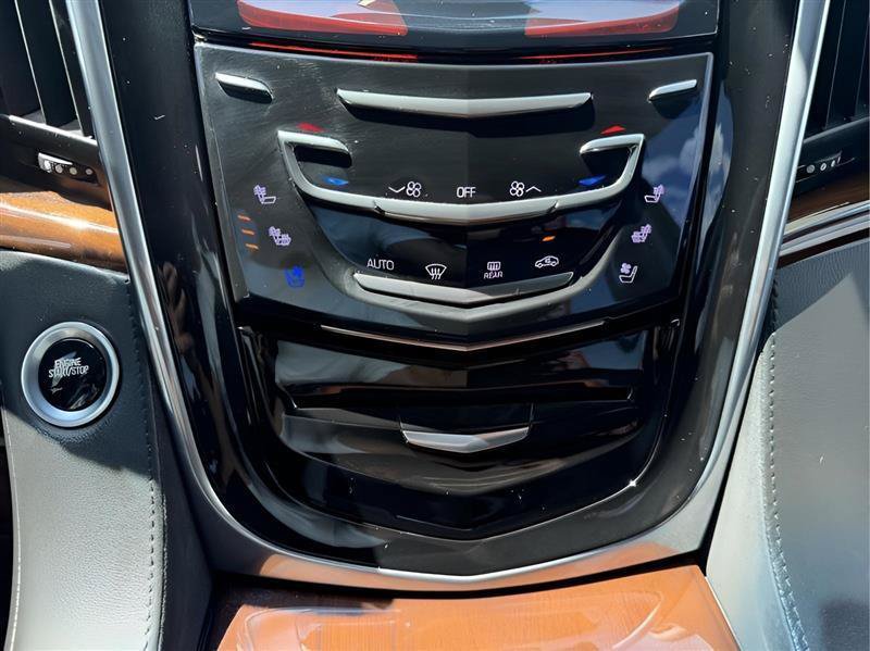 Used 2019 Cadillac Escalade ESV Luxury RWD image 50
