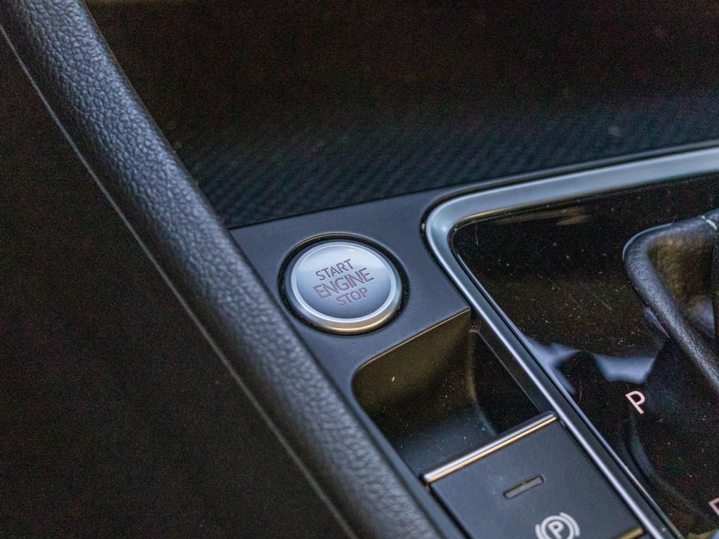 Used 2020 Volkswagen Jetta R-Line FWD image 31