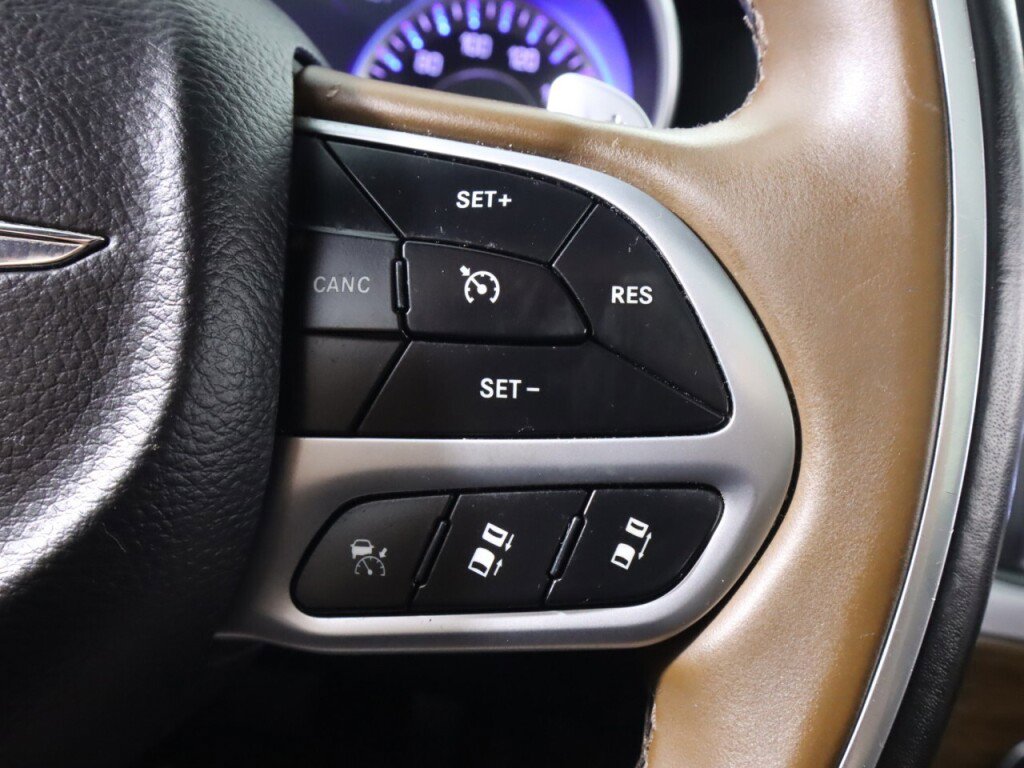 Used 2018 Chrysler 300 C w/ Safetytec Plus Group image 13