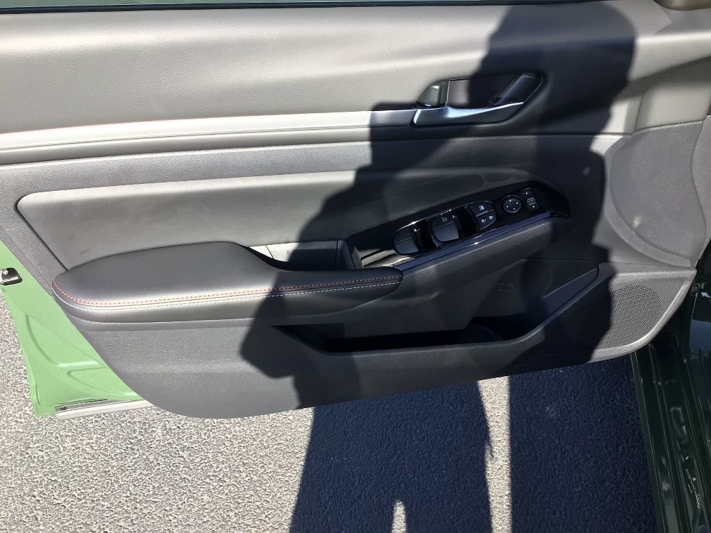 New 2025 Nissan Altima 2.5 SR w/ SR Premium Package image 9