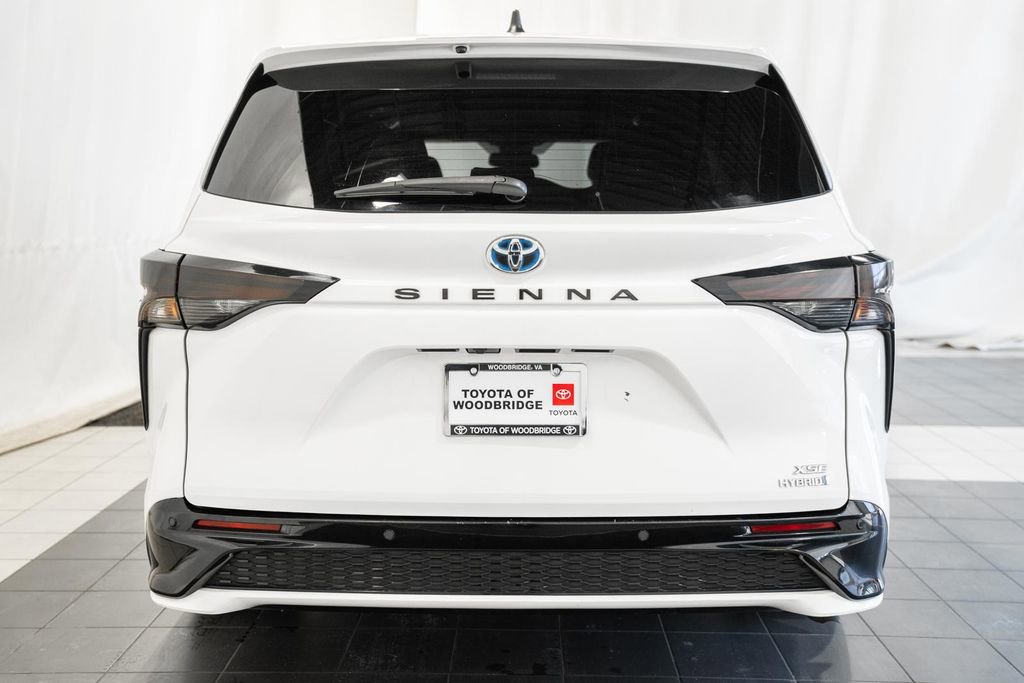 Used 2021 Toyota Sienna XSE image 5
