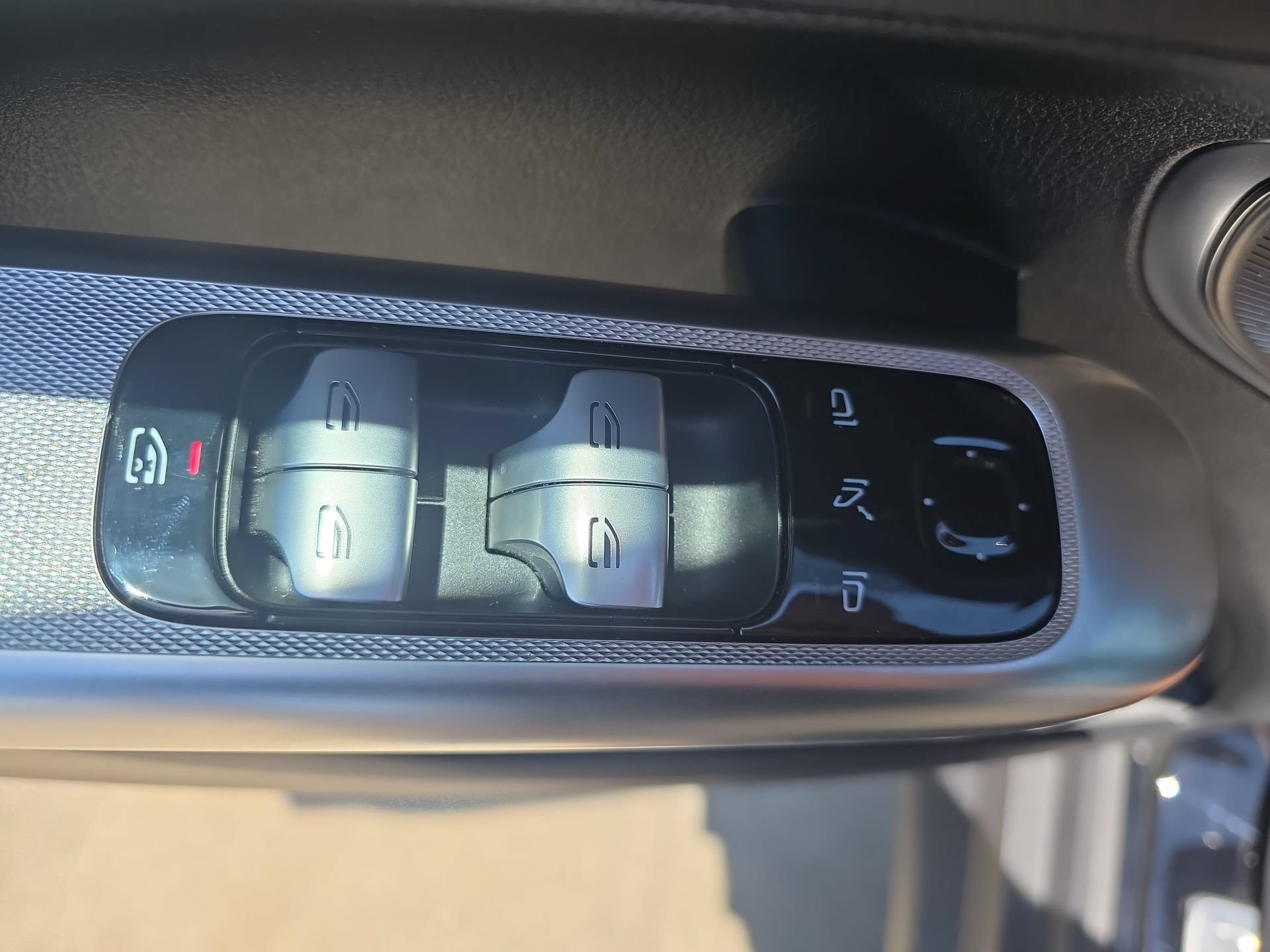 Certified 2025 Mercedes-Benz GLC 300 4MATIC image 27