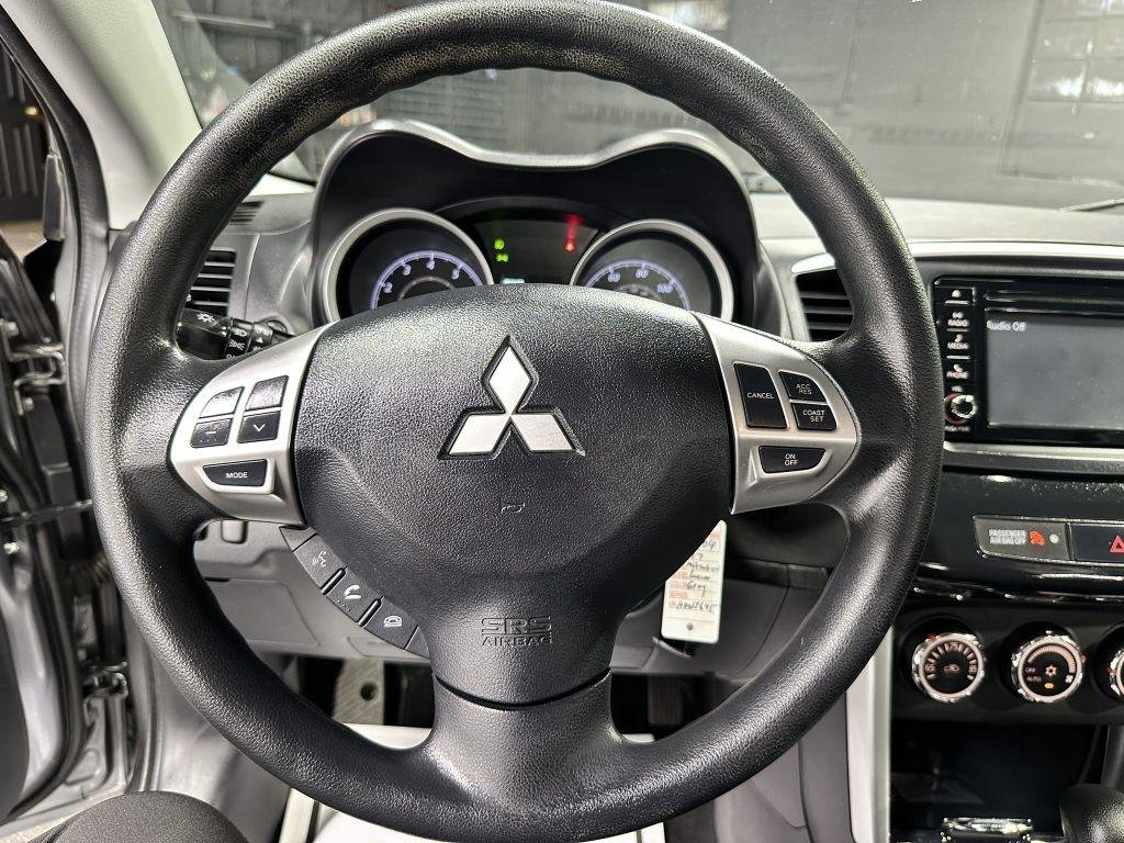 Used 2017 Mitsubishi Lancer ES AWD/4WD image 16