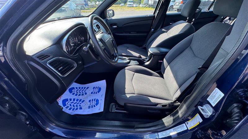 Used 2014 Chrysler 200 LX FWD image 35