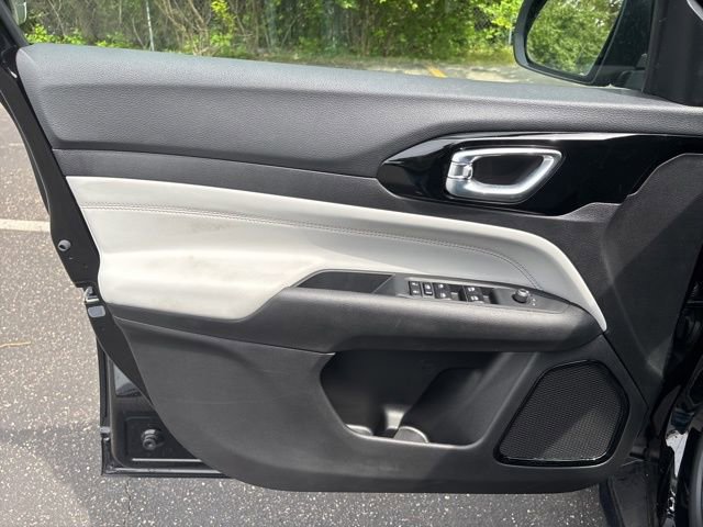 New 2025 Jeep Compass Limited image 16