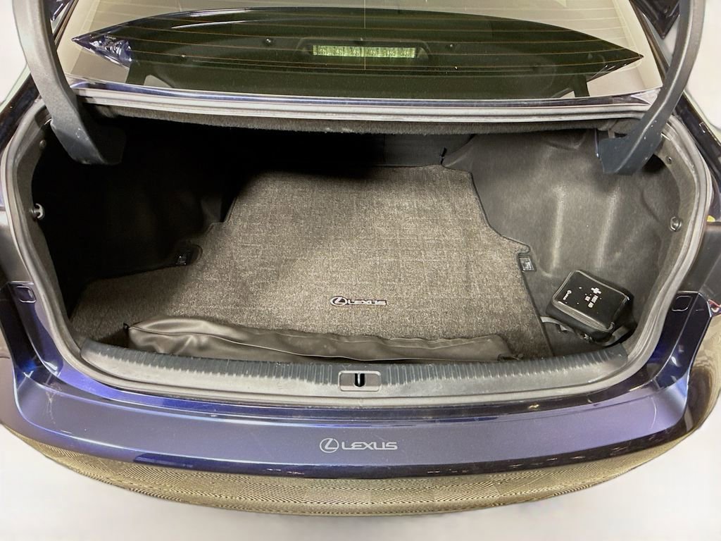 Used 2017 Lexus IS 200t image 26