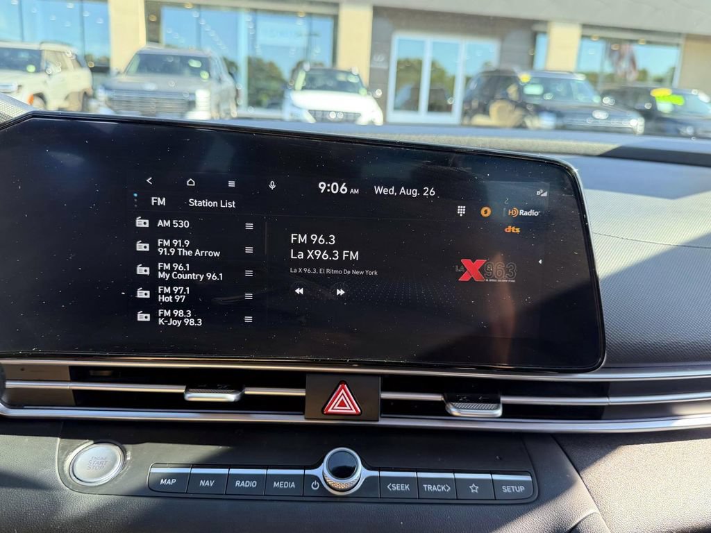 Certified 2023 Hyundai Elantra Limited FWD image 22
