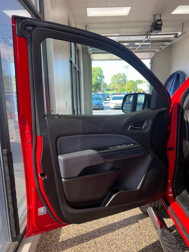 Used 2018 Chevrolet Colorado Z71 image 16