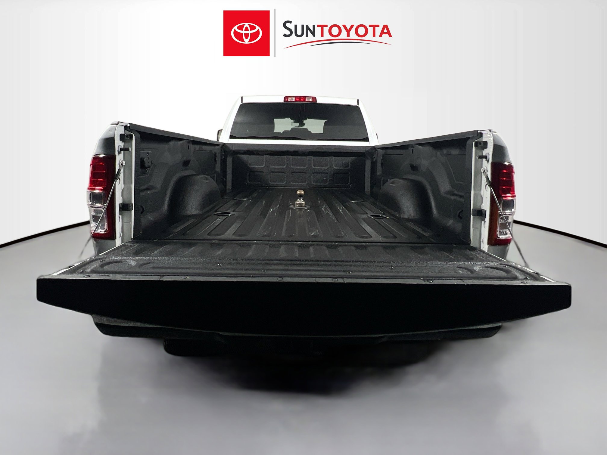 Used 2024 RAM 3500 Big Horn image 34